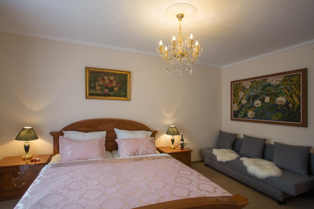 Golden Gapa Large Family Apartment 7 ガルミッシュ・パルテンキルヒェン エクステリア 写真