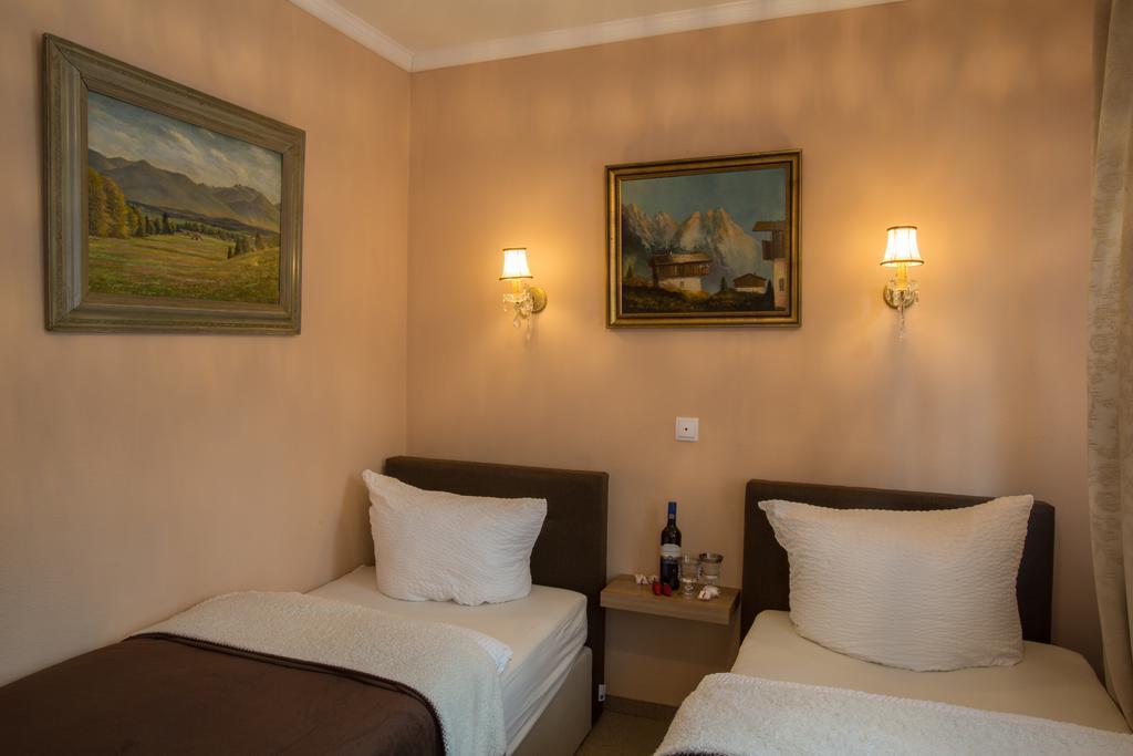 Golden Gapa Large Family Apartment 7 ガルミッシュ・パルテンキルヒェン エクステリア 写真