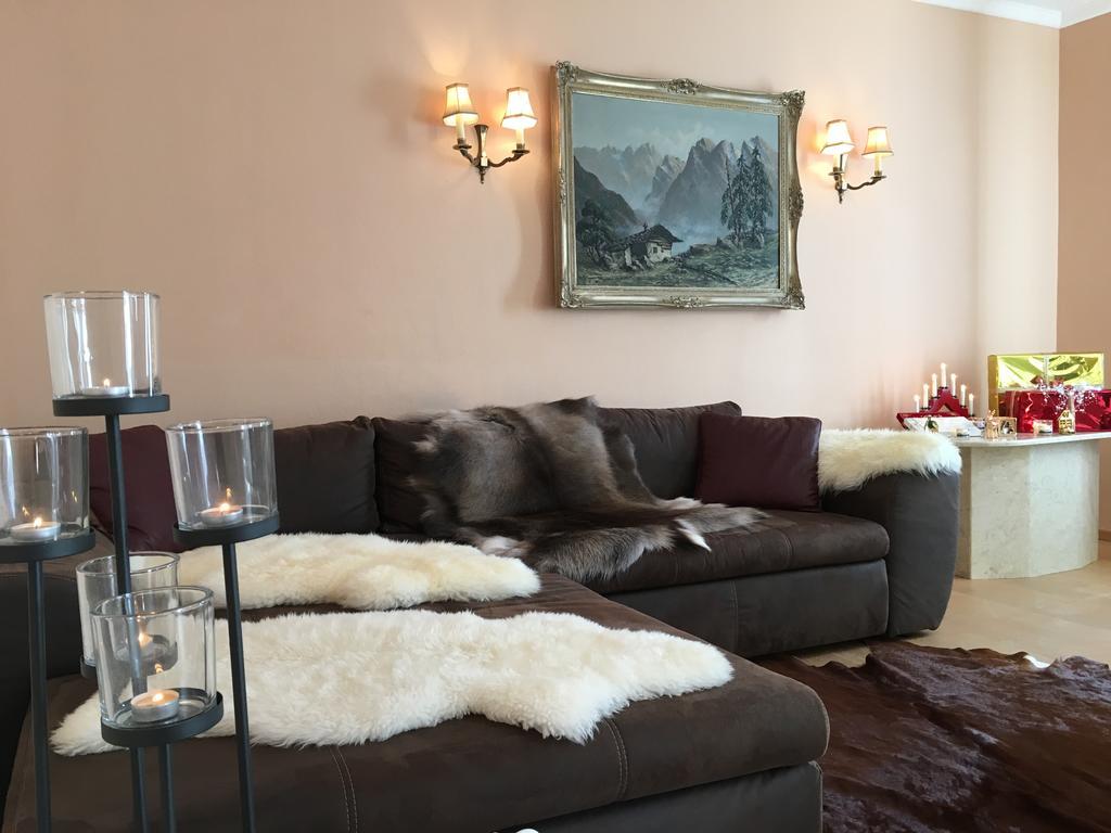 Golden Gapa Large Family Apartment 7 ガルミッシュ・パルテンキルヒェン エクステリア 写真